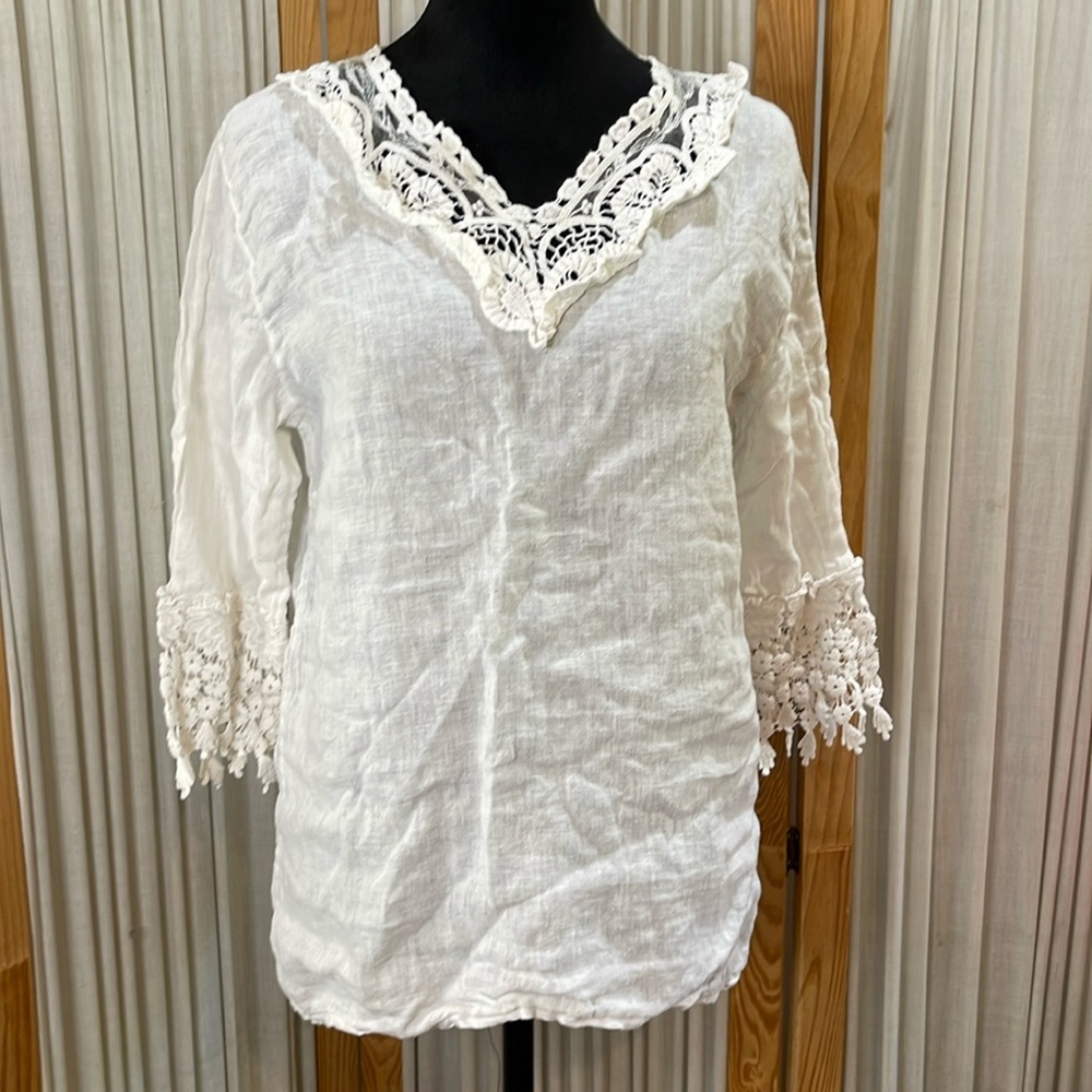 Vanessa Alexandra women’s white blouse